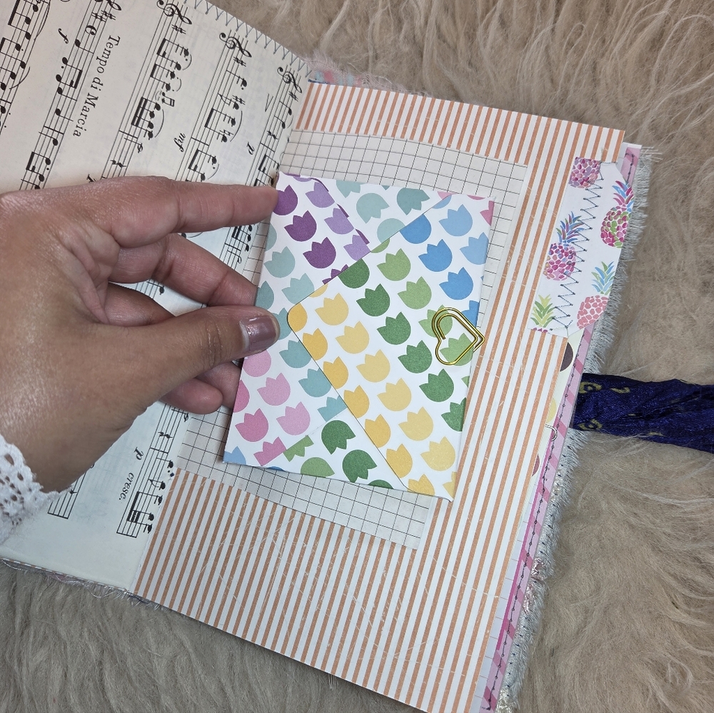 " LOVE " Kawaai Junk Journal - Picture 8 of 12